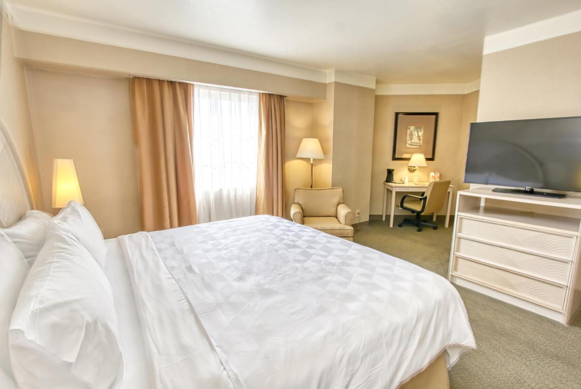 Holiday Inn Leon-Convention Center By Ihg Экстерьер фото