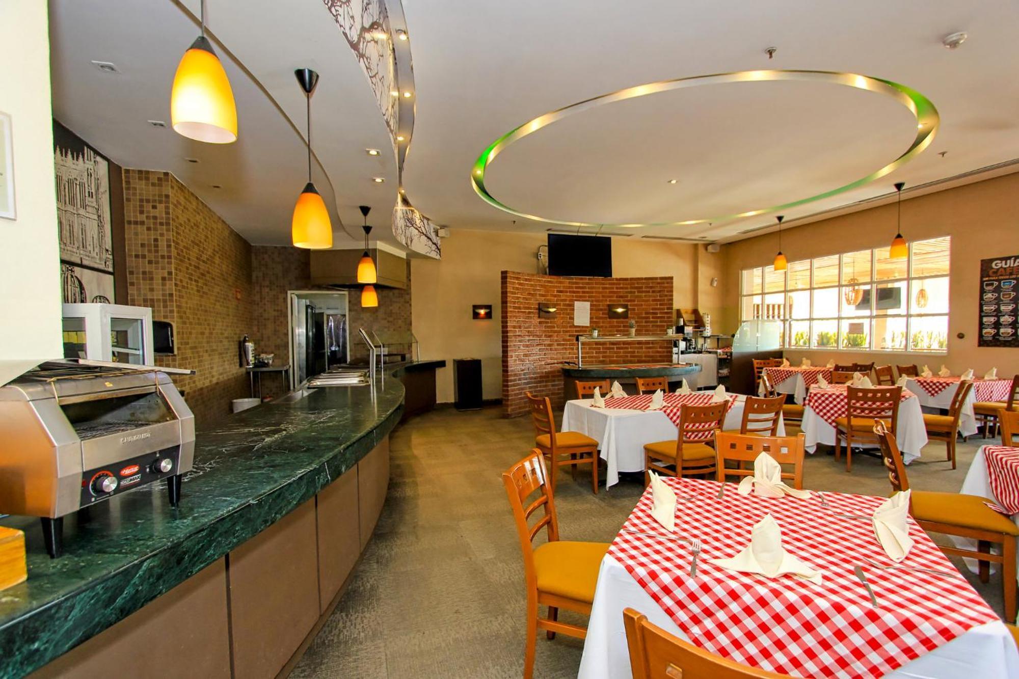 Holiday Inn Leon-Convention Center By Ihg Экстерьер фото
