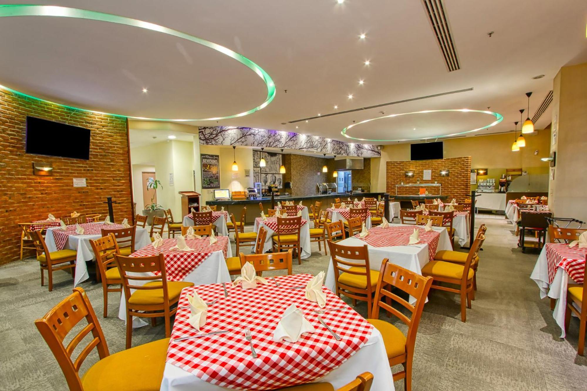 Holiday Inn Leon-Convention Center By Ihg Экстерьер фото