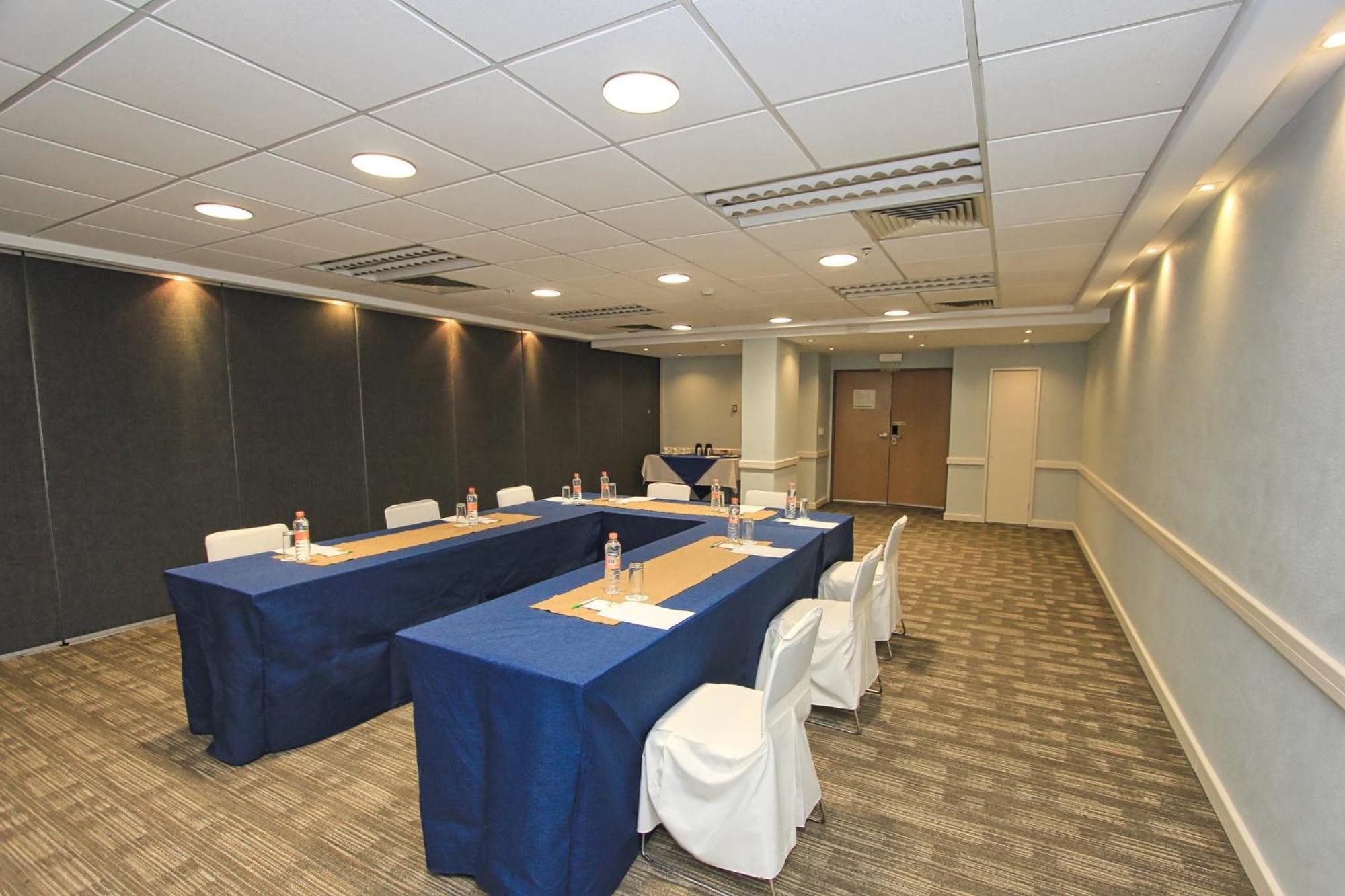 Holiday Inn Leon-Convention Center By Ihg Экстерьер фото